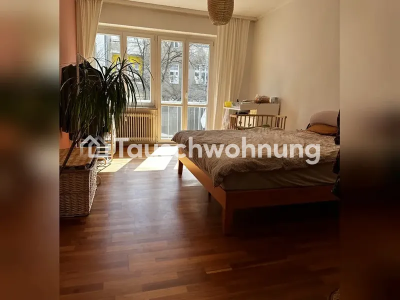 Tauschwohnung: Zweizimmerwohnung mit begehbaren Kleiderschrank gegen größer — photo 1